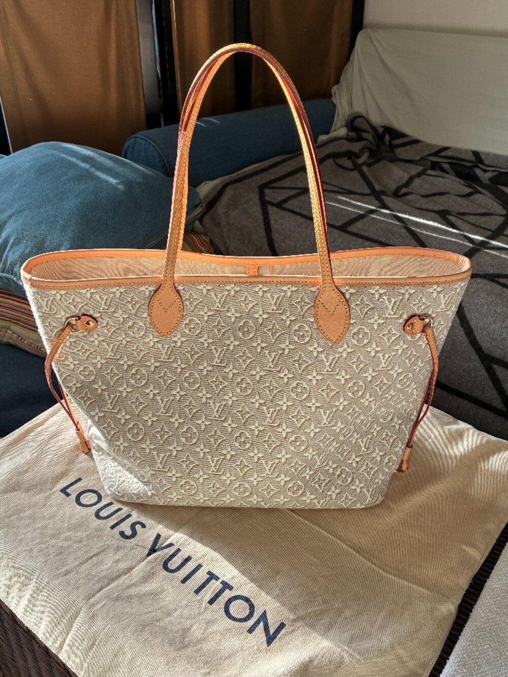 Louis Vuitton Neverfull MM Monogram Embleme AUTHENTIC